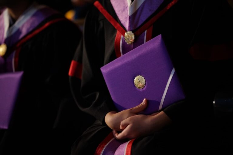 วุฒิการศึกษา และปริญญาบัตร