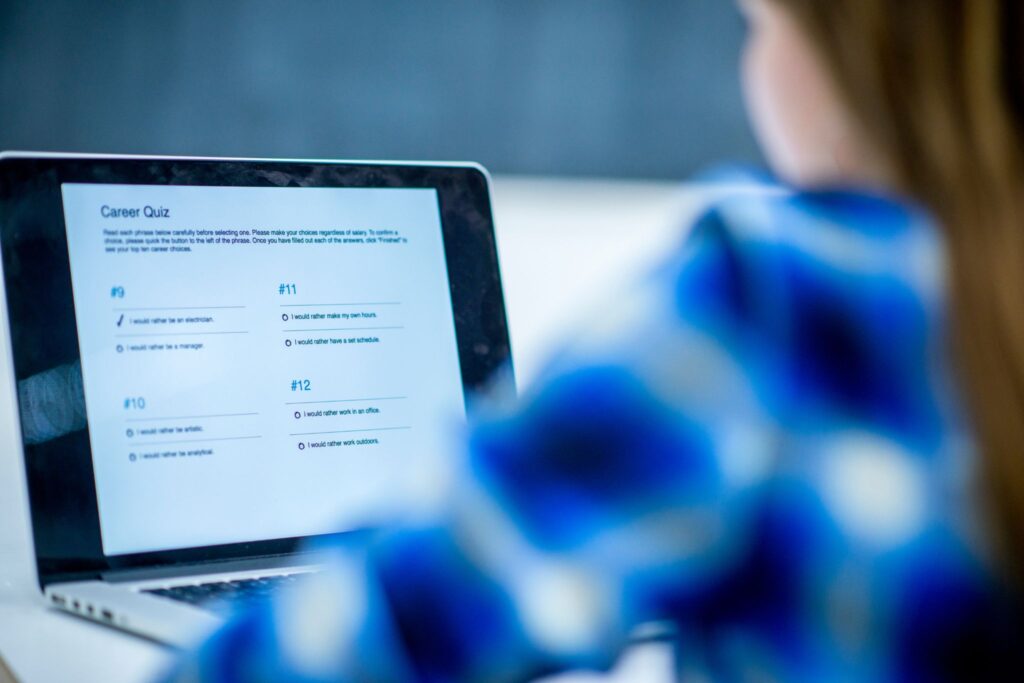 ผู้หญิงทำเทสว่าเราเหมาะกับคณะอะไร